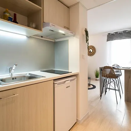L'ethnik--studio Confort--clim--parking--wifi Апартаменты *